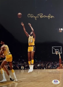 Elgin Baylor Signed LA Lakers 8x10 Photo PSA AK20936 - Picture 1 of 2