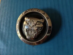 JAGUAR X250 XF 2009-2011 FRONT BUMPER GRILL EMBLEM OEM USED - Picture 1 of 5