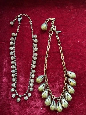 "Par de collares Lenora Dama tono dorado brotes de flores cuentas de estrás" Foto 1 de 4