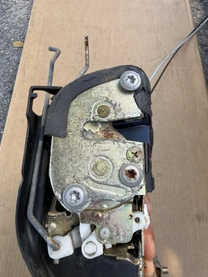 Actuador de bloqueo de pestillo de puerta eléctrico para conductor izquierdo Toyota Solara 99-03 PROBADO POR FABRICANTE DE EQUIPOS ORIGINALES Foto 1 de 4