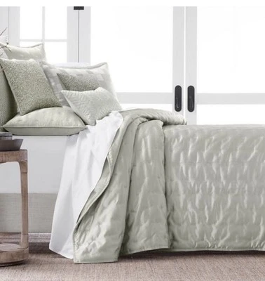 Cobertor acolchado plateado Hudson Park Collection Nouveau King Foto 1 de 3