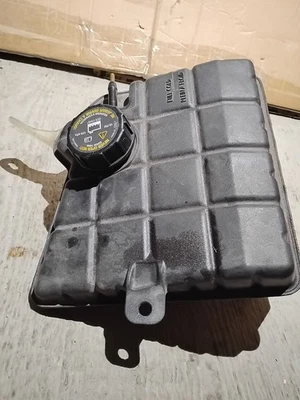 Cadillac Dts 2006-2011 radiador refrigerante desbordamiento expansión tanque botella UC75D Foto 1 de 4