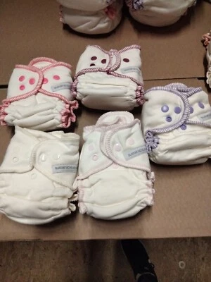 Pañales ajustados de vellón orgánico Sustainablebabyish extra pequeños lote de 5 diferentes Foto 1 de 4