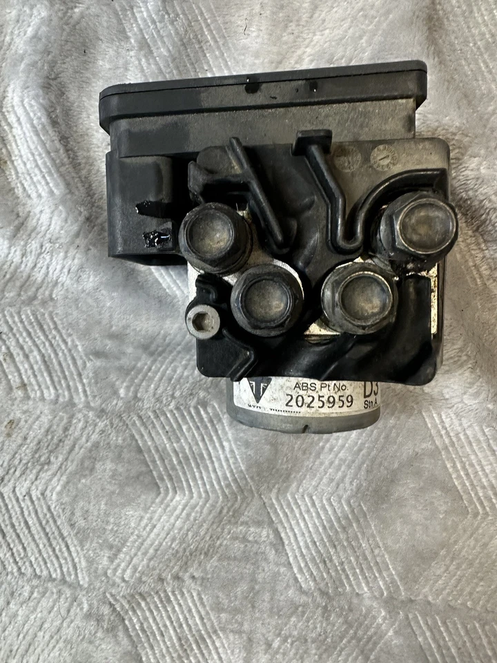 Bomba abs Triumph Street Triple RS 2018 Foto 1 de 4