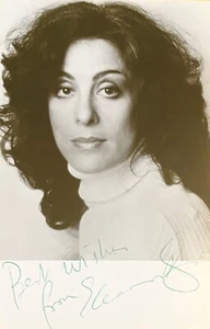 ¡Ayuda de los Beatles! Tarjeta fotográfica firmada y mensaje escrito a mano de la actriz de cine Eleanor Bron - Imagen 1 de 8