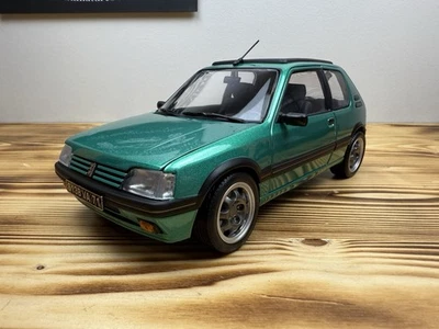 Norev 1/18 - Peugeot 205 GTI Griffe With Windowroof 1991 Green 1:18 - NV184847 - Photo 1/4