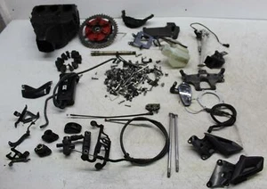 14-16 TRIUMPH STREET TRIPLE 675 ABS PIEZAS DE HARDWARE TUERCAS PERNOS ESPEJO PIÑÓN - Imagen 1 de 9