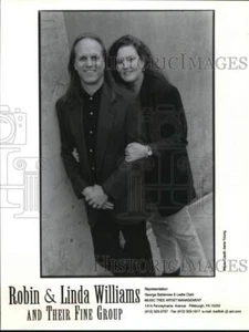 Press Photo Robin and Linda Williams and Their Fine Group - syp48284 - Picture 1 of 2