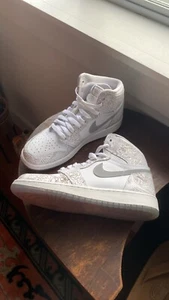 Size 6 - Air Jordan 1 Retro OG High Laser - Picture 1 of 12