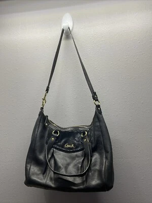 Bolsa de mão COACH Ashley couro preto acabamento em píton ombro hobo F20104 em excelente estado usado - Imagem 1 de 4