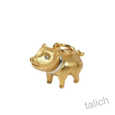 Colgante con dije de cerdo pequeño enchapado en oro de 18 quilates con ojos de circonita cúbica regalo único Foto 1 de 4