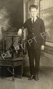 Foto antica vintage di un bel giovane ben vestito anni '10 - Foto 1 di 3