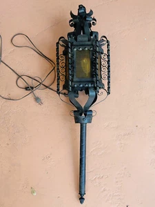 VINTAGE GOTHIC SPANISH REVIVAL WROUGHT IRON PENDANT ELECTRIC CORD WALL SCONCE - Picture 1 of 9