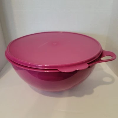 Tupperware Thatsa Bowl 32 Cup Large Food Storage Container #2539B-3 - Image 1 of 4