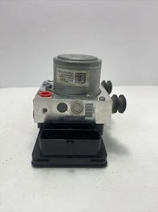 2014 - 2016 Chevrolet Impala ABS Antilock brake pump module OEM 23227331 - Picture 1 of 9