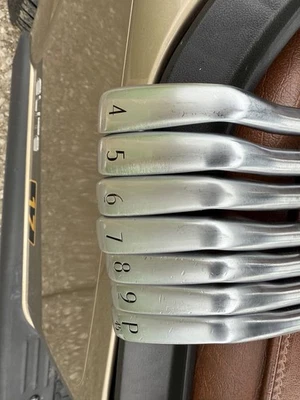 Juego combinado Titleist serie T T250, T150 y T100 4-PW MANO IZQUIERDA Foto 1 de 4