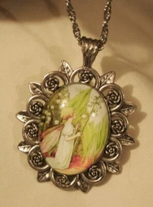 Lovely Rose Rim Green Fairy Lily of the Valley Flowers Silvertn Pendant Necklace - Picture 1 of 1