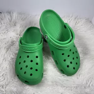 Sandalias Crocs Clásicas Unisex Verdes Cómodas Sin Cordones Talla M 9 W 11 - Imagen 1 de 11