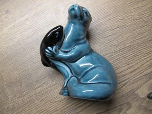 Vintage Retro Poole Pottery England - Otter holding a Fish - Picture 1 of 6