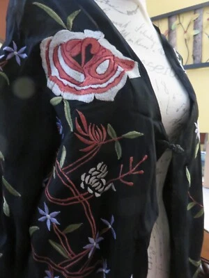 Mantón negro con flecos Monroe & Main con bordado floral, talla XL, nunca usado Foto 1 de 4