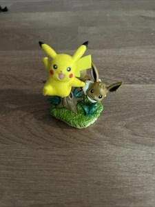 Pikachu & Eevee 2018 Pokemon Gioco di Carte Collezionabili TCG Figure - Foto 1 di 3