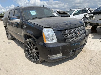 Pantalla de infoentretenimiento usada se adapta a: sistema de entretenimiento Cadillac Escalade ESV 2014 Foto 1 de 4