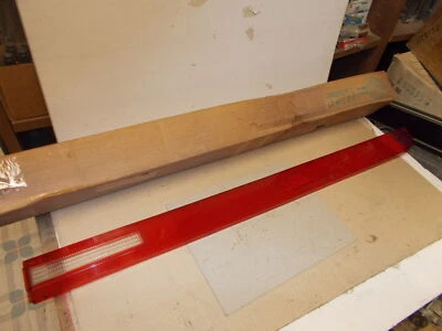 Lente lámpara trasera Mopar NOS sin junta Rt. Chrysler New Yorker 1973 Foto 1 de 3