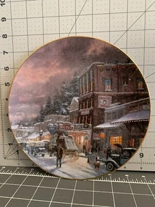 Yuletide Memories Thomas Kinkade "A Winter's Walk" KNOWLES Collector PLATE 1994 - Picture 1 of 2
