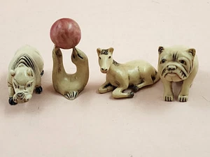 Vintage 4 figure animali stile giapponese Netsuke resina asiatica: rinoceronte foca cavallo cane - Foto 1 di 10