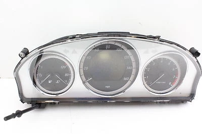 10 indicadores de cuadro de instrumentos de cabezal velocímetro Mercedes-Benz C300 C350 81.901 Foto 1 de 4