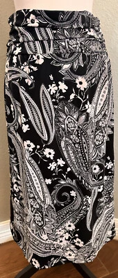 Maxi Falda Mediana APT 9 Blanco y Negro Cachemira Cintura Baja Reunida Foto 1 de 4