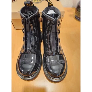 NEU Dr. Martens Sinclair Bex Lackleder Stiefel Jugend 2 US schwarz Frontreißverschluss - Bild 1 von 10