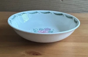 SUSIE COOPER FRAGRANCE PATTERN C485 - BONE CHINA DESSERT BOWL - Picture 1 of 4
