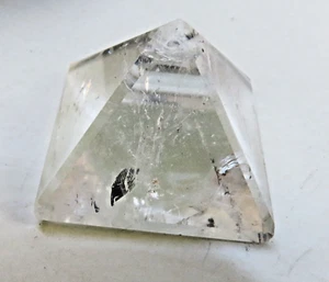 Piramide de CUARZO NATURAL TRASLUCIDO - - Picture 1 of 4