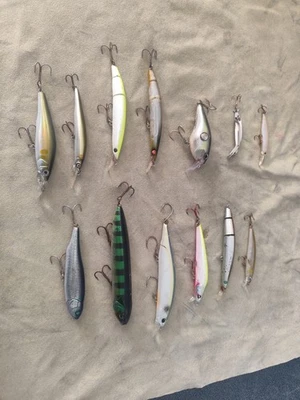 Lotto 13 Esche Artificiali Usate Spinning  - Immagine 1 di 3
