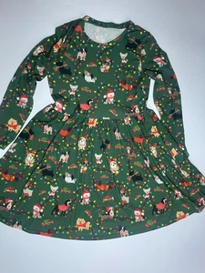 Popsy Mädchen grünes Kleid Weihnachtsmotiv Hunde Weihnachtsbeleuchtung Größe 6-8 Jahre - Bild 1 von 9