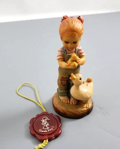 ANRI Sarah Kay Watchful Eye 4" Figur Italien Holzschnitzerei Mädchen Enten - Bild 1 von 10