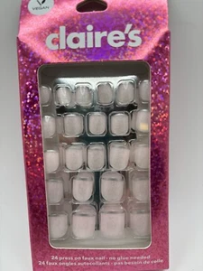 New 24 Girls Vegan False Press On Nails from Claire's Sparkly Silver French - Picture 1 of 2