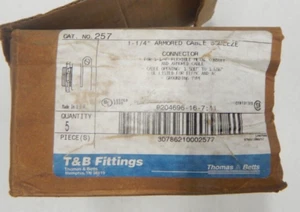 (5) THOMAS & BETTS 257 1-1/4 Armored Cable SQUEEZE CONNECTOR Grounding Type NEW - Picture 1 of 2