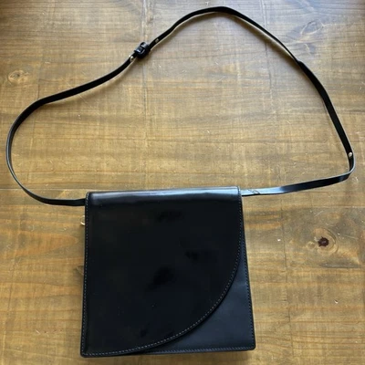 kate spade Saturday 双翻盖斜挎包-黑色-皮革-光泽饰面 — 第 1/4 张图片