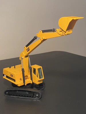 Excavadora hidráulica diecast 1/50 CAT 225 JOAL TOYS con caja #216 HECHA EN ESPAÑA Foto 1 de 4