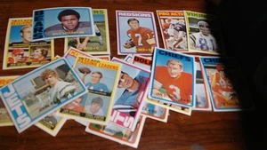 Lot of 250+  1972 Topps Football Cards in MOSTLY EX  condition W/STARS W/DUPS - Picture 1 of 7