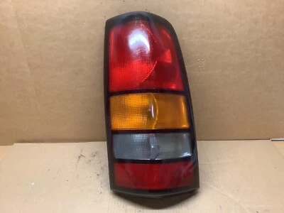 99-02 CHEVROLET SILVERADO 99-06 GMC SIERRA  TAIL LIGHT  RIGHT PASSENGER OEM b - Image 1 of 4