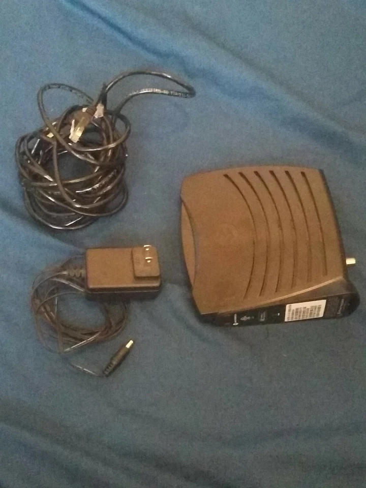 Motorola Surfboard Modem with Power Cord, Tested, Works Great, Model SB5101 - Image 1 of 1