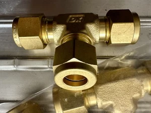 3/8” Brass Union Tee DT-6-B (7 Pack) - Picture 1 of 4