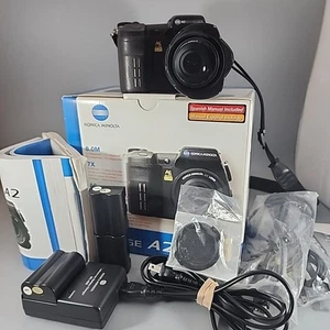 Konica Minolta DiMAGE A2 8.0MP Digitalkamera - Schwarz - Bundle mit Extras - Bild 1 von 9