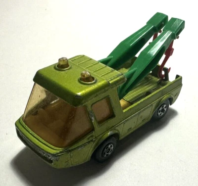 Vintage 1972 Matchbox Superfast Green Tow Joe with Red Tow Hooks - Image 1 of 3