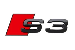 Audi S3 Boot Baúl Insignia 3D Brillo Negro y Rojo Emblema para A3 RS3 AUS Stock NUEVO - Imagen 1 de 4