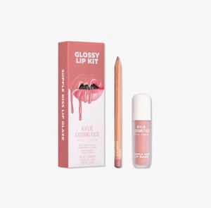 Kylie Cosmetics Glossy Lip Kit, Hydrating, Shade COMES NATURALLY, 0.14 oz - Picture 1 of 2