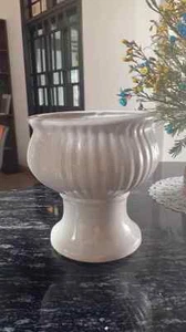 Flower pot, flower vase, round ceramic vase with legs, easy to create beautiful - Picture 1 of 3